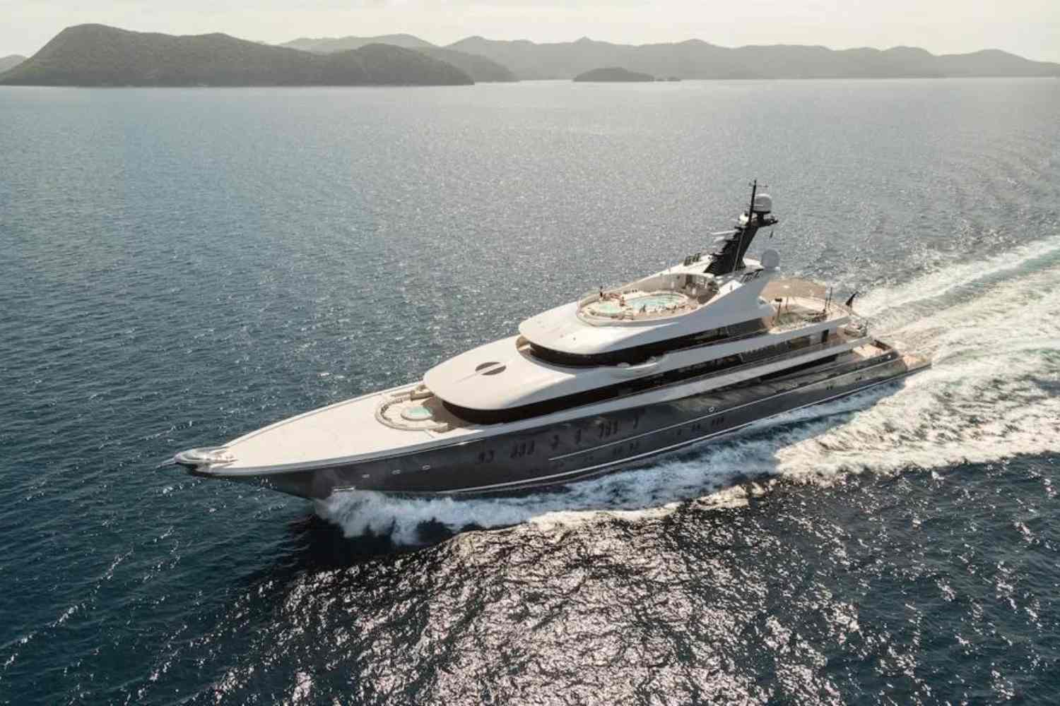 Phoenix II: o superiate de 295 pés e US$ 130 milhões